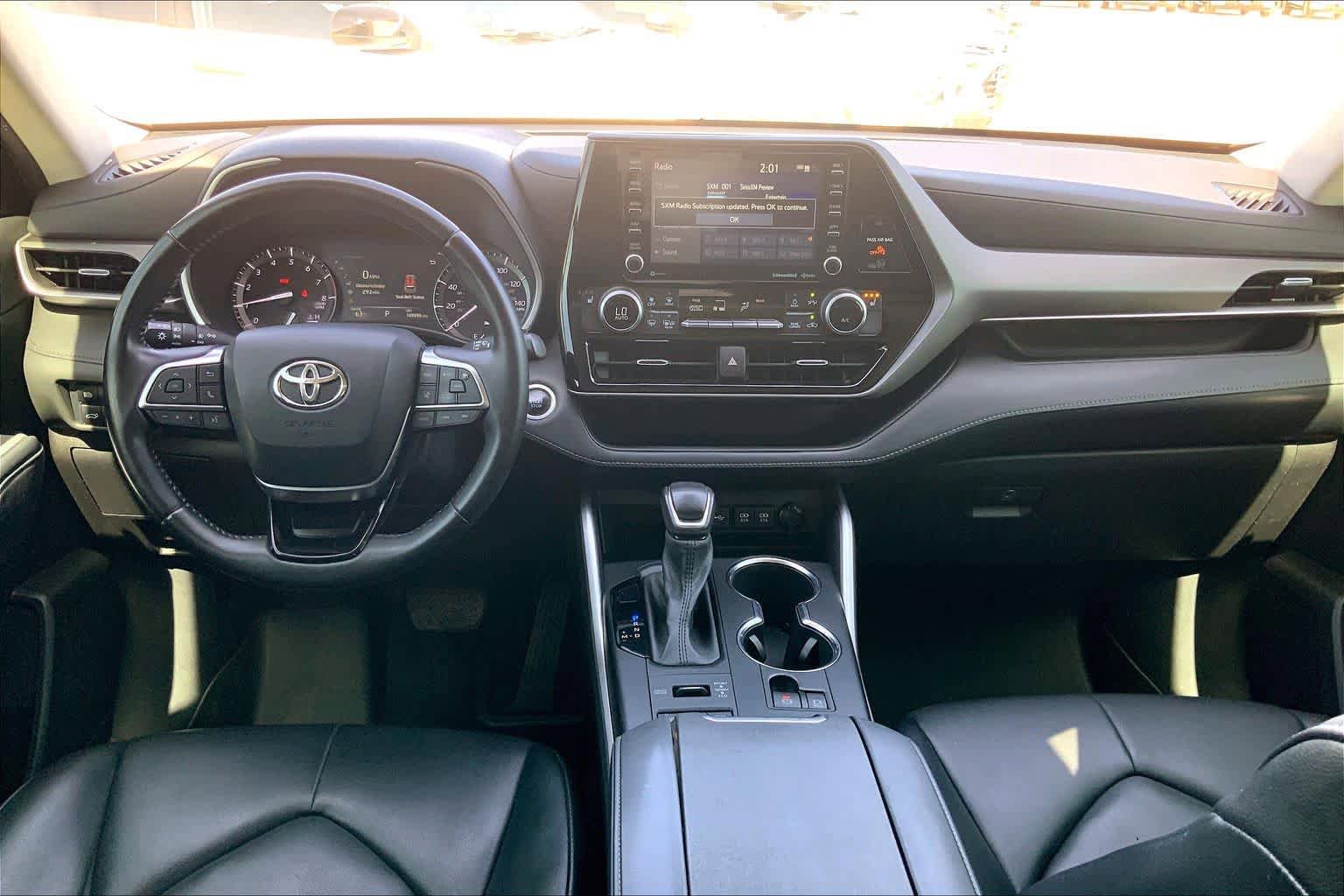 Used 2021 Toyota Highlander XLE AWD/4WD image 15