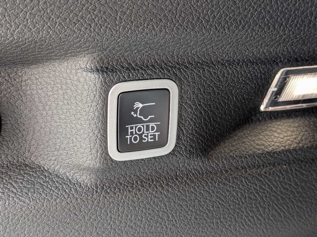 New 2026 Jeep Grand Cherokee L Limited AWD/4WD image 14