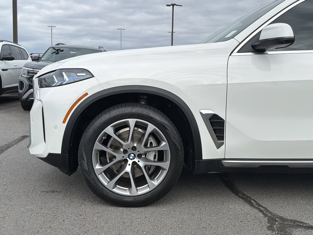Used 2024 BMW X5 xDrive40i w/ Premium Package AWD/4WD image 9
