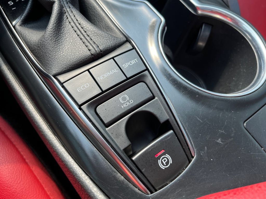 Used 2020 Toyota Camry XSE FWD image 21