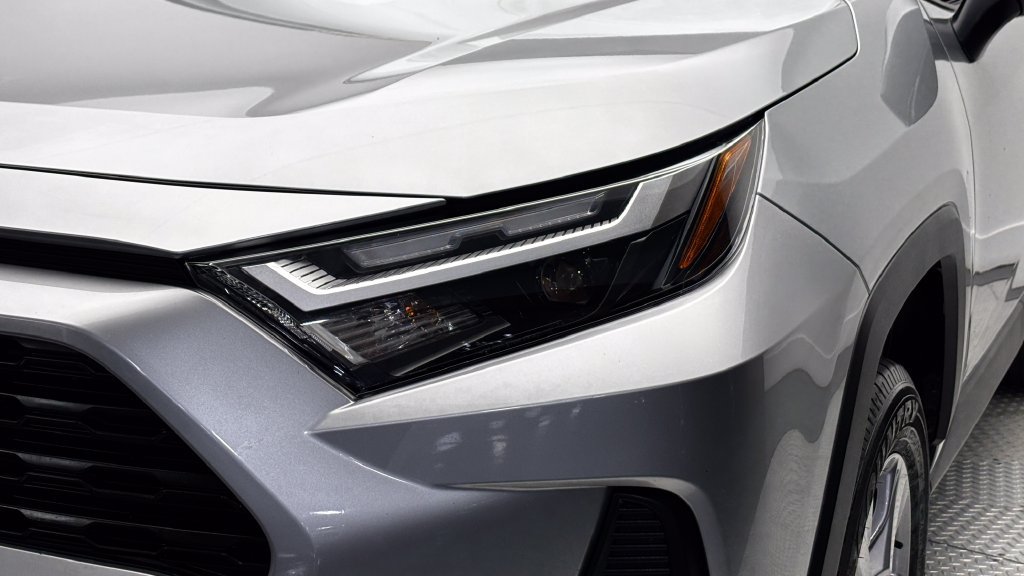 Certified 2025 Toyota RAV4 XLE AWD/4WD image 3