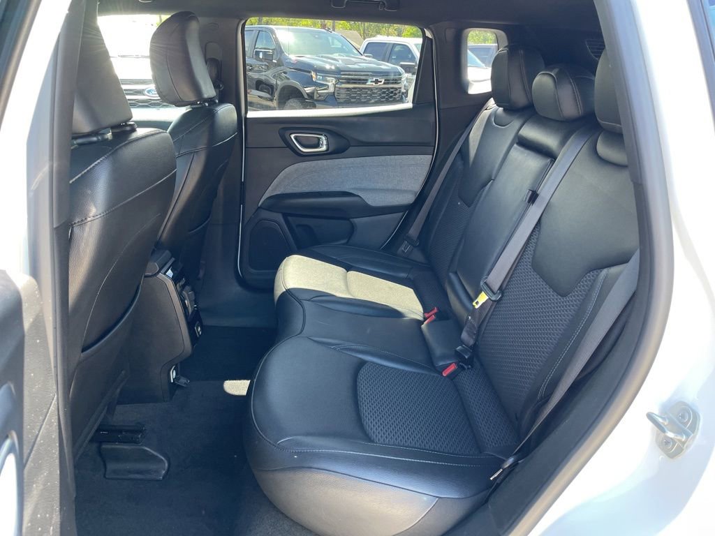 Used 2025 Jeep Compass Latitude image 39