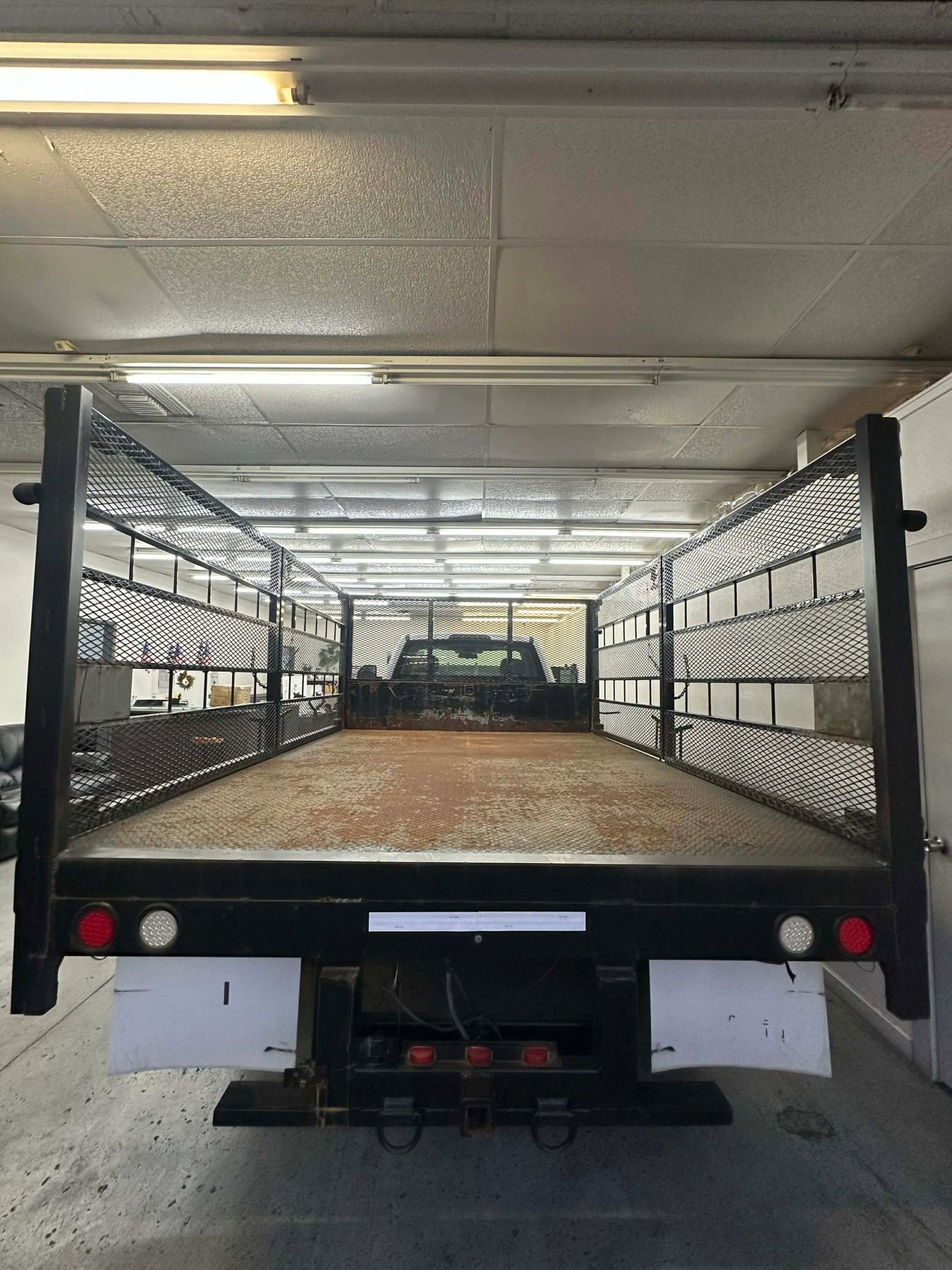 Used 2018 Ford F550 2WD Regular Cab Super Duty w/ Power Equipment Group image 27