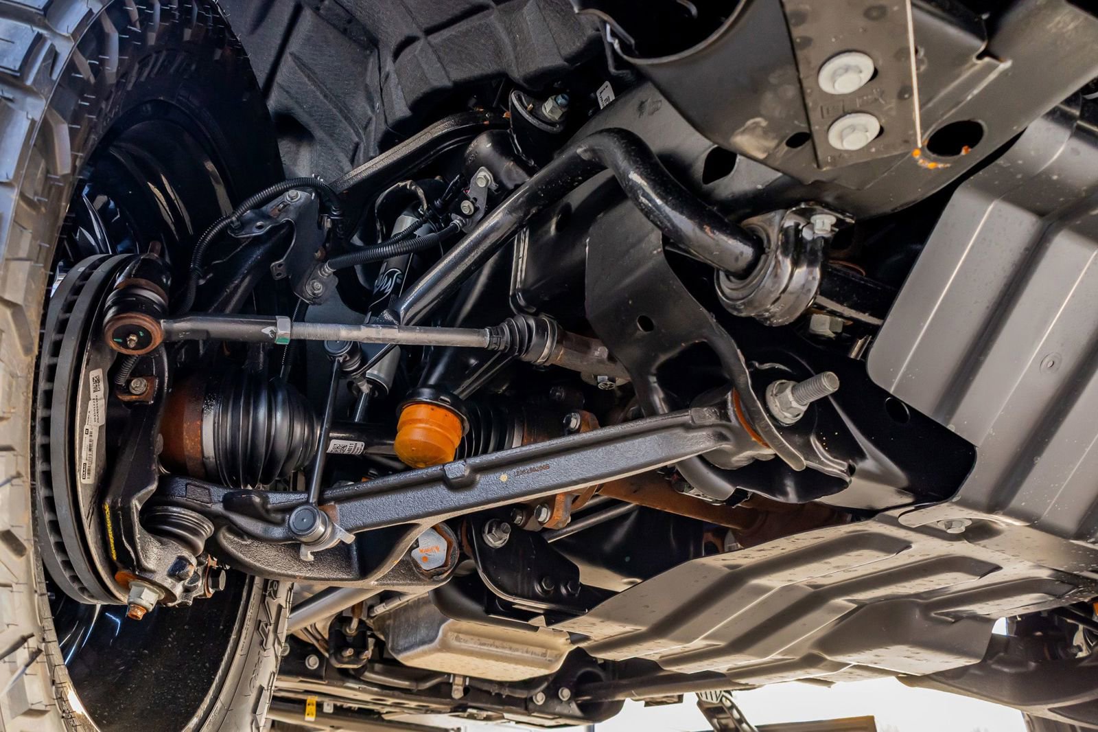 Used 2026 GMC Sierra 3500 Denali Ultimate w/ LPO, Black Badging Package image 14