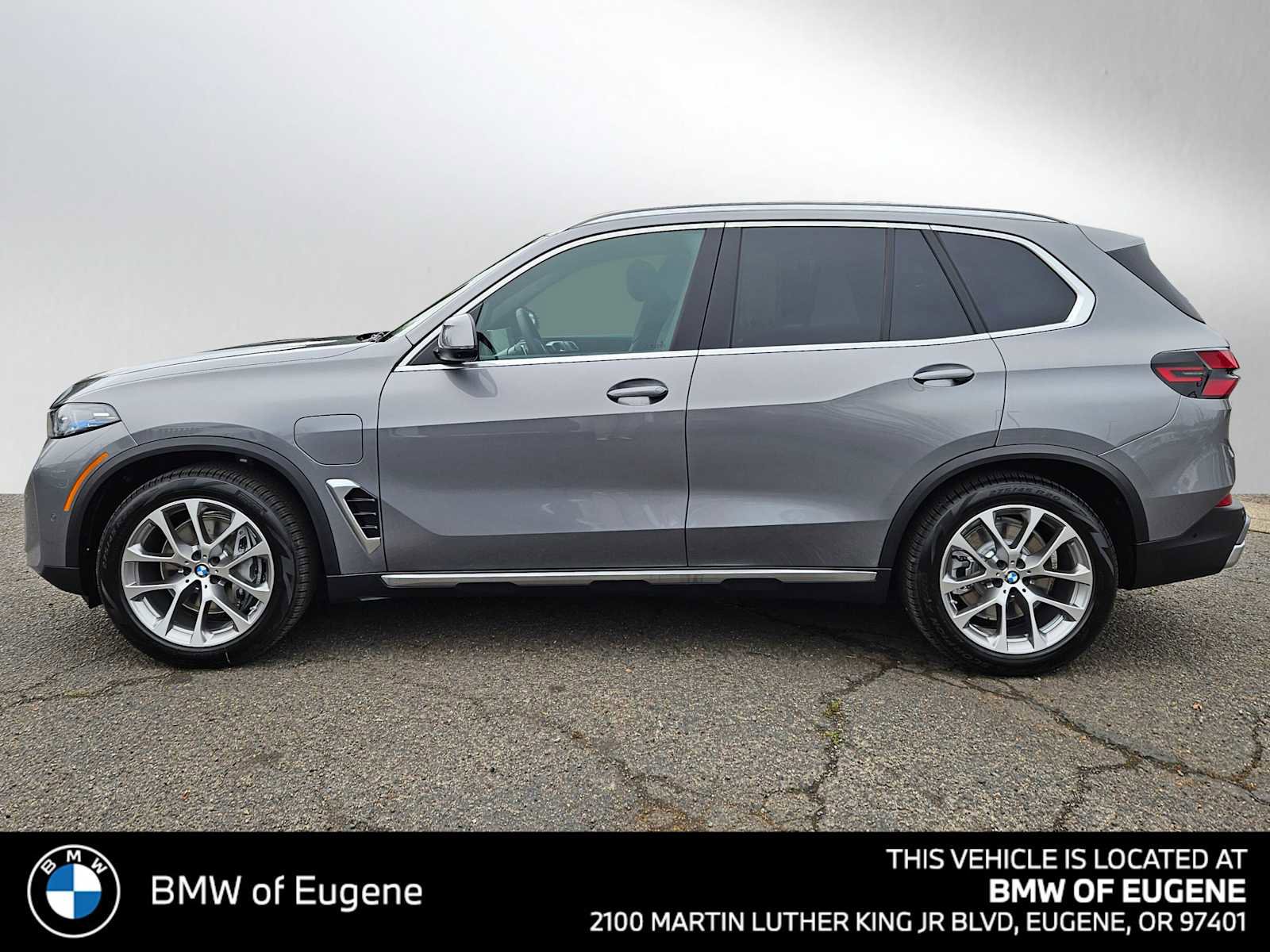 New 2026 BMW X5 xDrive50e w/ Executive Package image 6