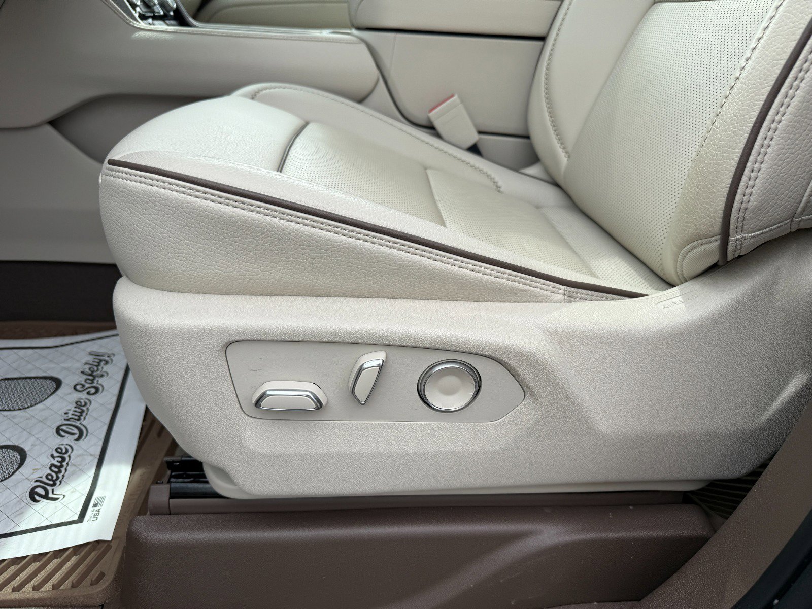 Used 2024 GMC Yukon Denali AWD/4WD image 27