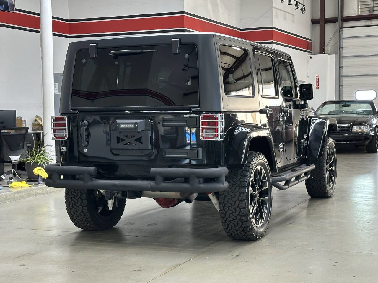 Used 2015 Jeep Wrangler Unlimited Sahara w/ Connectivity Group image 2