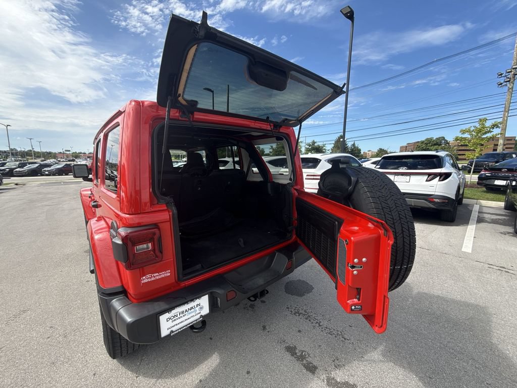 Used 2024 Jeep Wrangler Unlimited Sahara AWD/4WD image 24