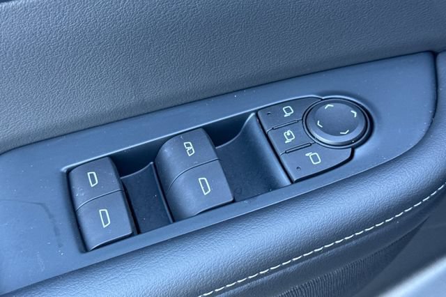 Used 2025 Buick Enclave Preferred FWD image 12
