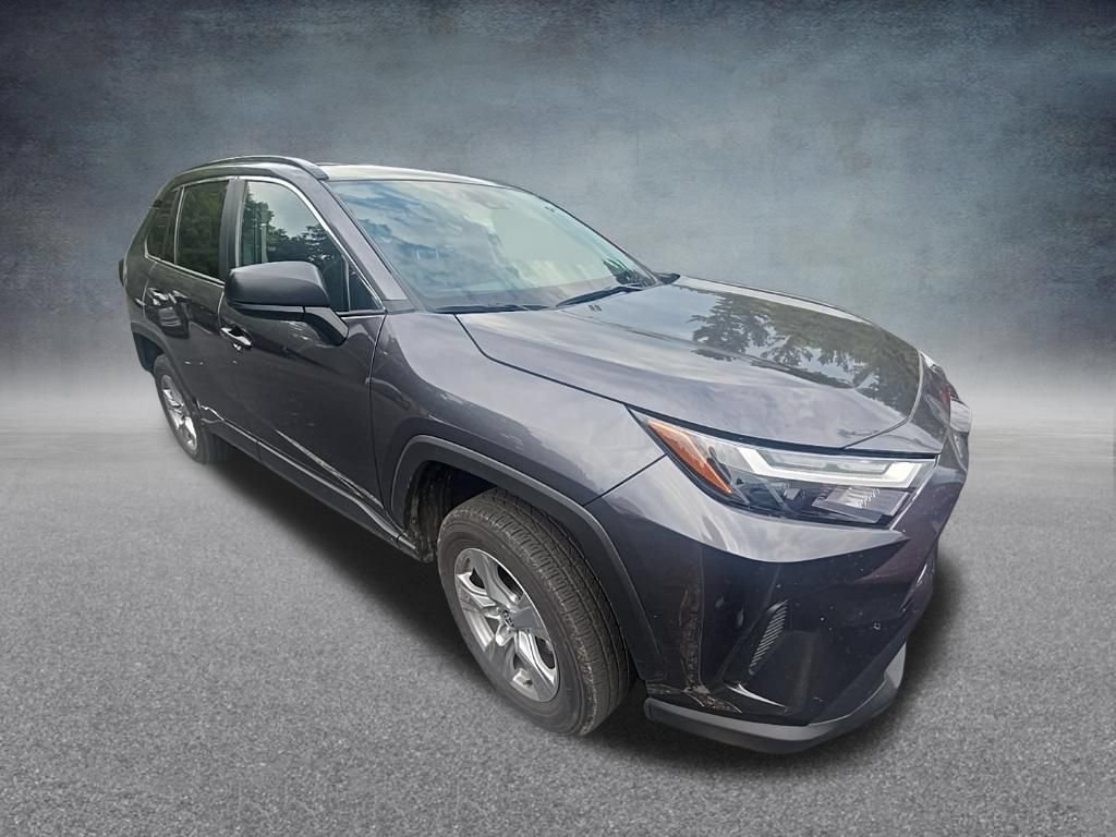 Used 2025 Toyota RAV4 LE AWD/4WD image 2