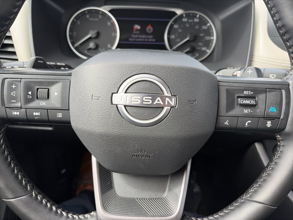 Used 2025 Nissan Rogue SV AWD/4WD image 13