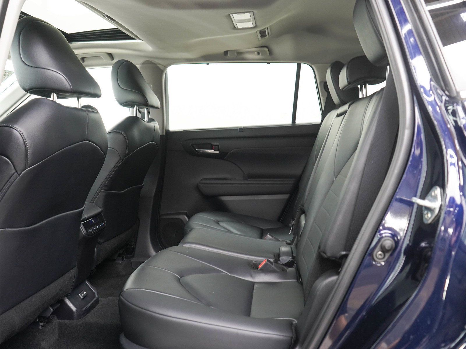 Used 2026 Toyota Highlander XLE AWD/4WD image 16