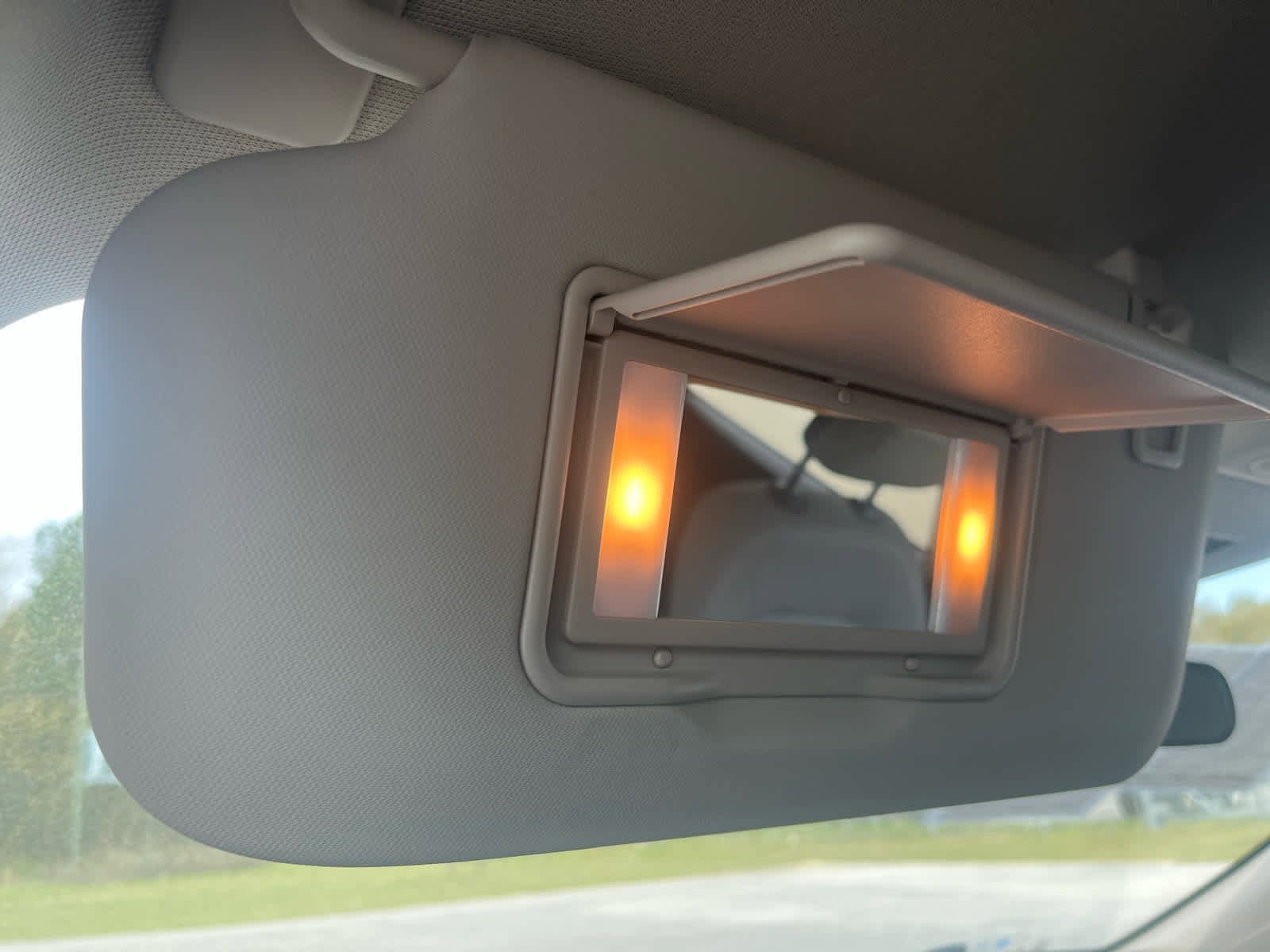 Used 2020 Ford Escape SE image 22