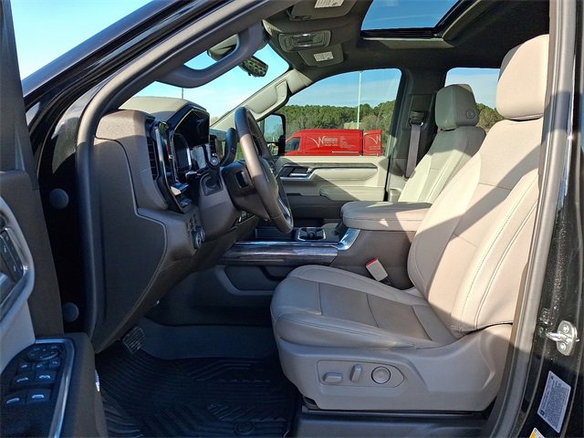 Used 2024 Chevrolet Silverado 2500 LTZ w/ LTZ Plus Package image 13