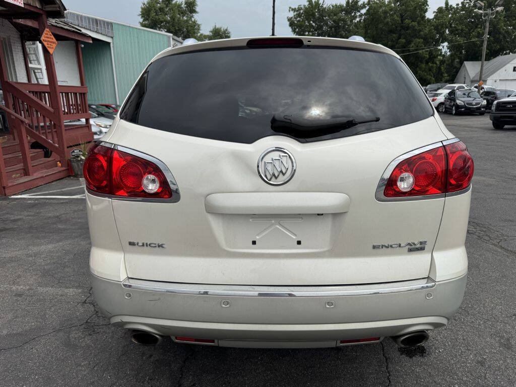 Used 2011 Buick Enclave CXL FWD image 4