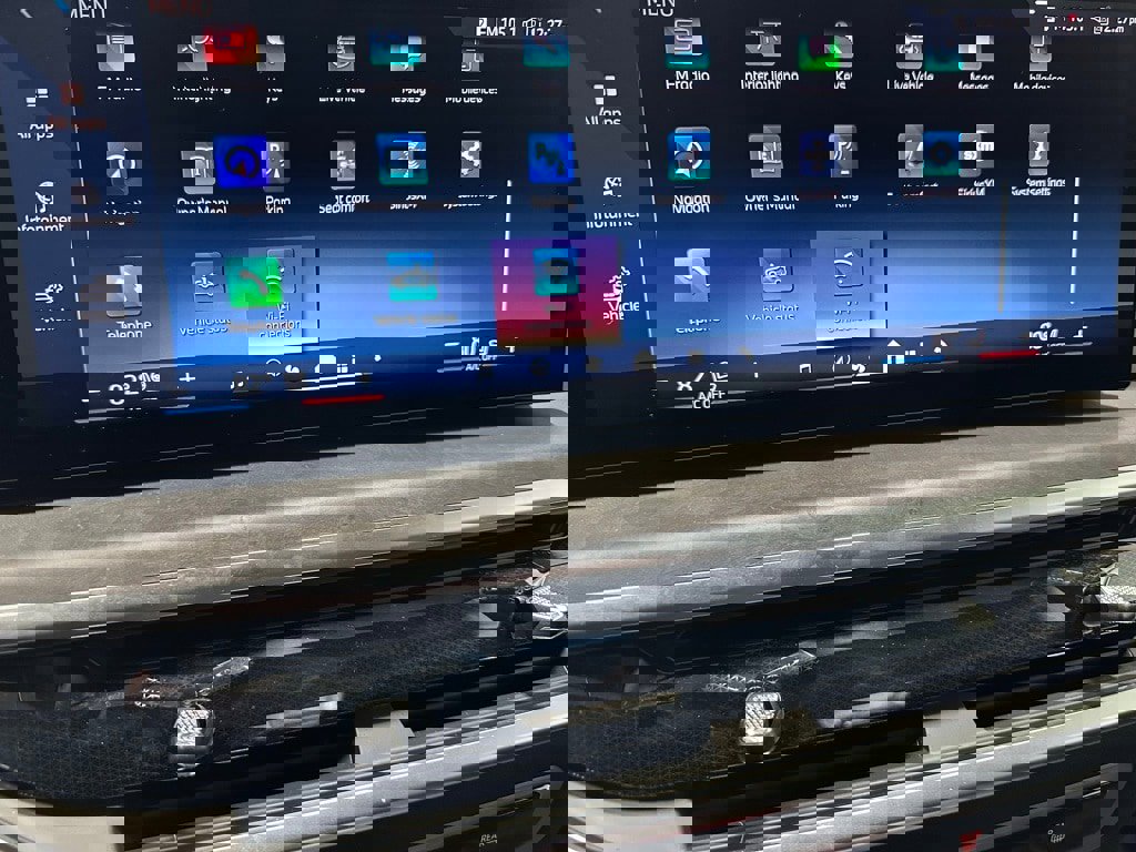 Used 2026 BMW X5 xDrive50e image 31