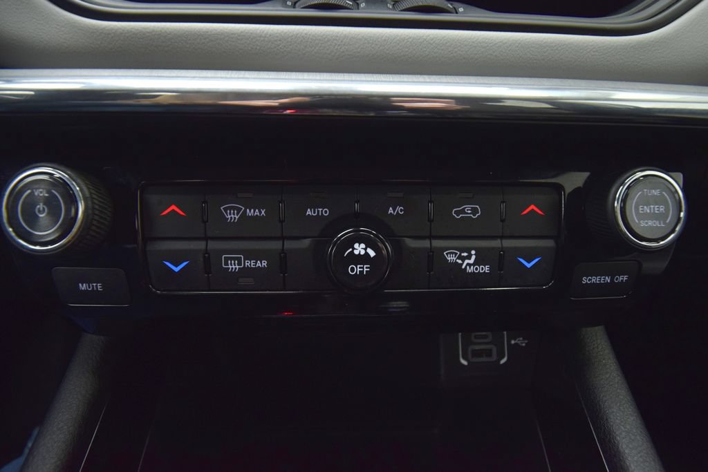 Used 2022 Jeep Compass Limited AWD/4WD image 31