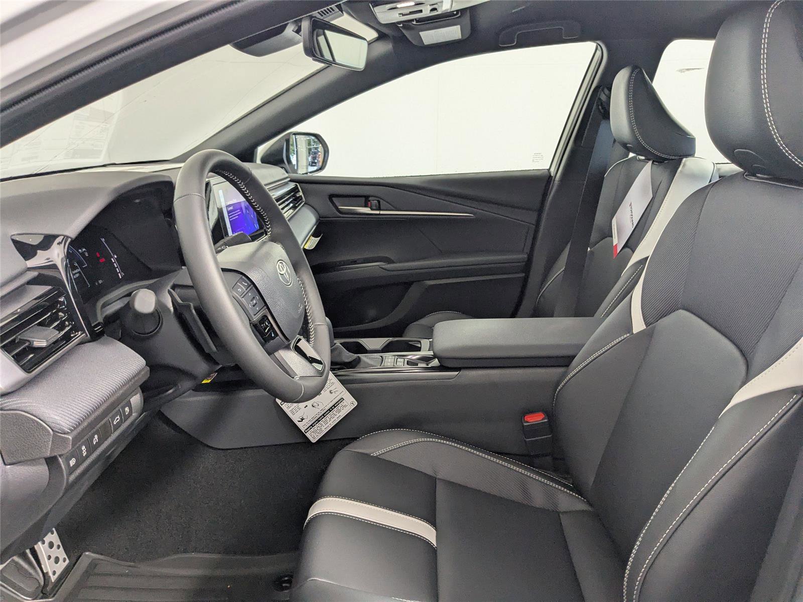 New 2026 Toyota Camry SE image 10