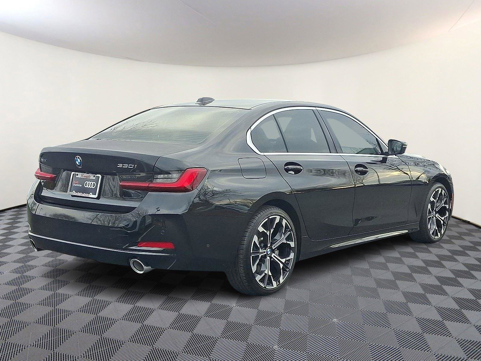 Used 2025 BMW 330i xDrive Sedan image 6