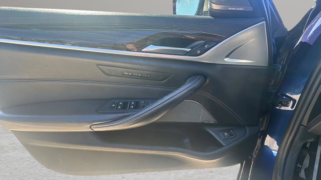 Used 2020 BMW M550i xDrive M550i xDrive image 26