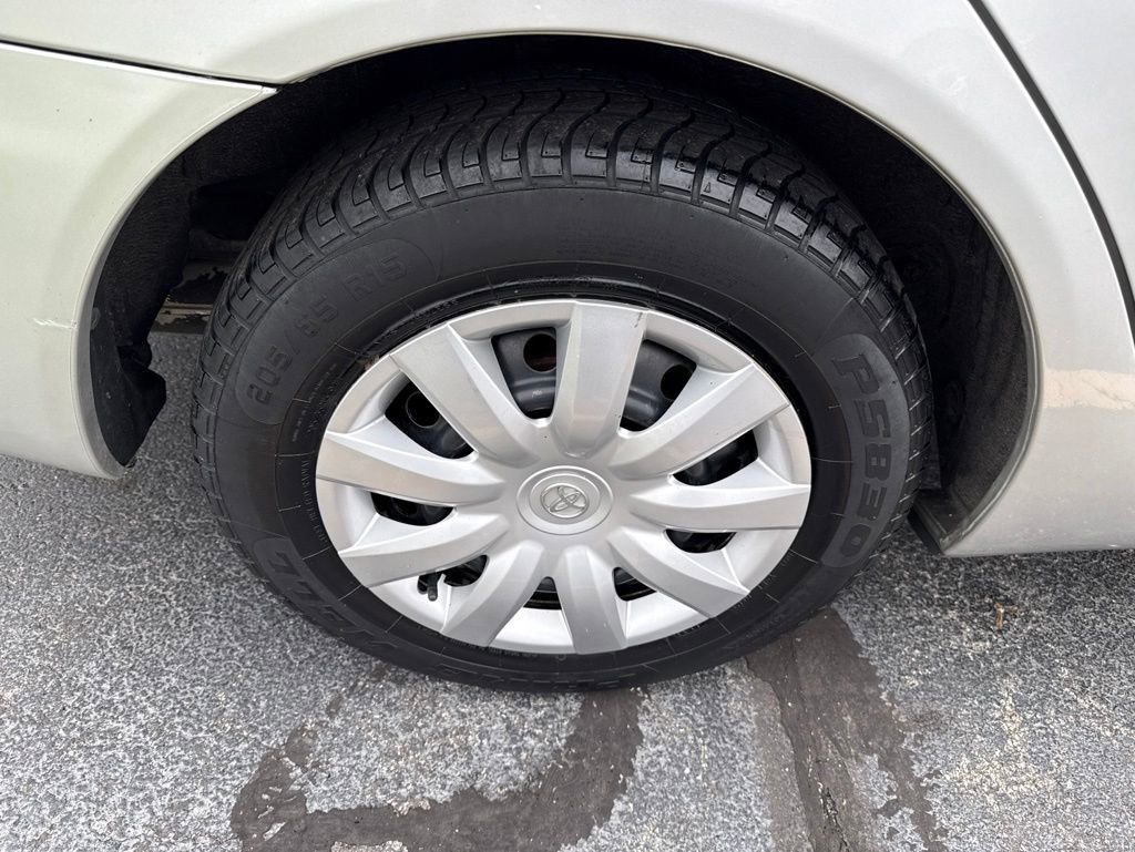 Used 2005 Toyota Camry LE FWD image 19
