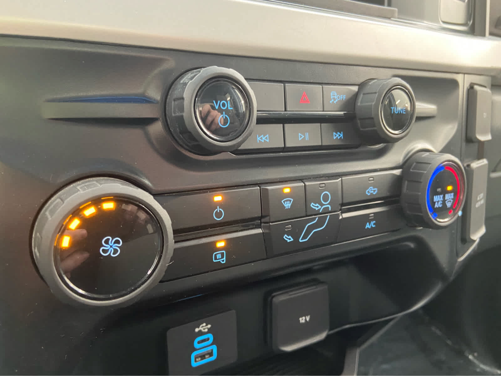 Used 2025 Ford F250 XLT AWD/4WD image 32