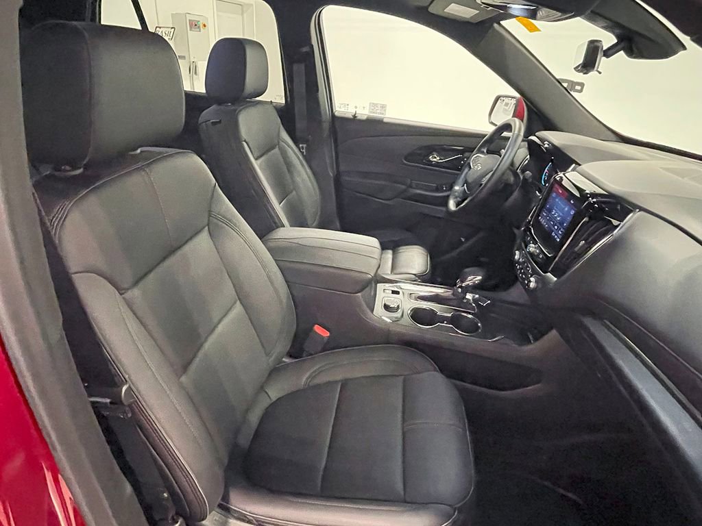 Used 2023 Chevrolet Traverse RS w/ LPO, Floor Liner Package image 37