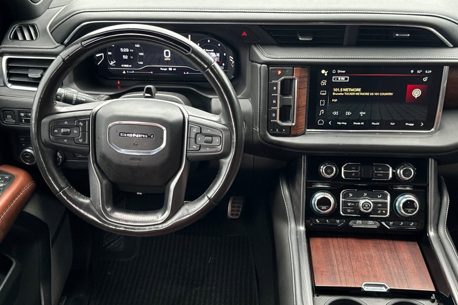 Used 2023 GMC Yukon Denali Ultimate image 14