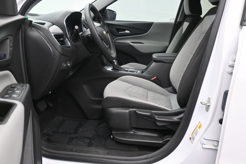 Used 2023 Chevrolet Equinox LS FWD image 13