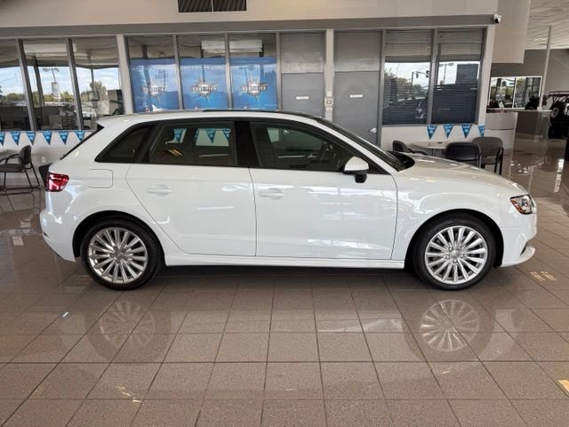 Used 2018 Audi A3 e-tron Premium FWD image 3