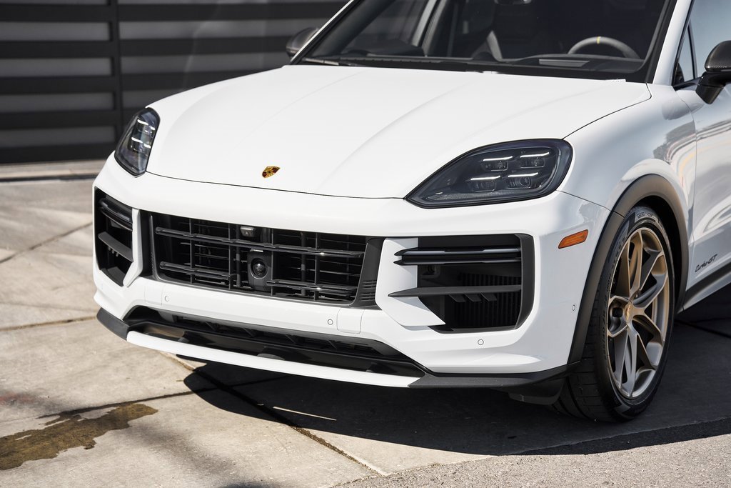 Used 2024 Porsche Cayenne Turbo GT image 5