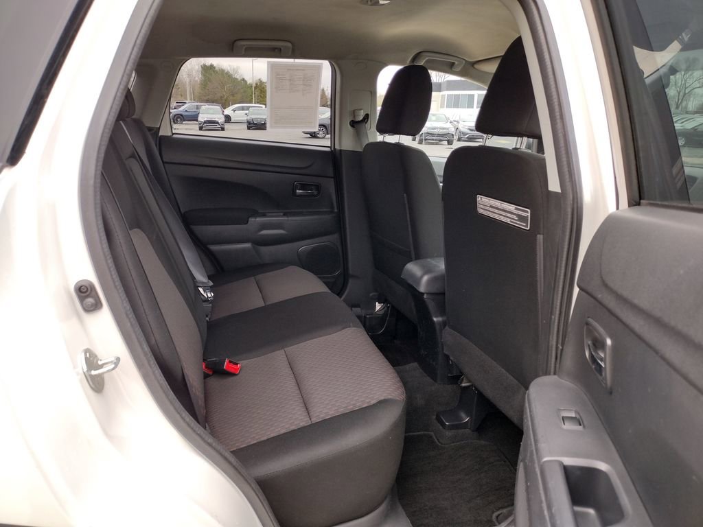 Used 2017 Mitsubishi Outlander Sport ES image 17