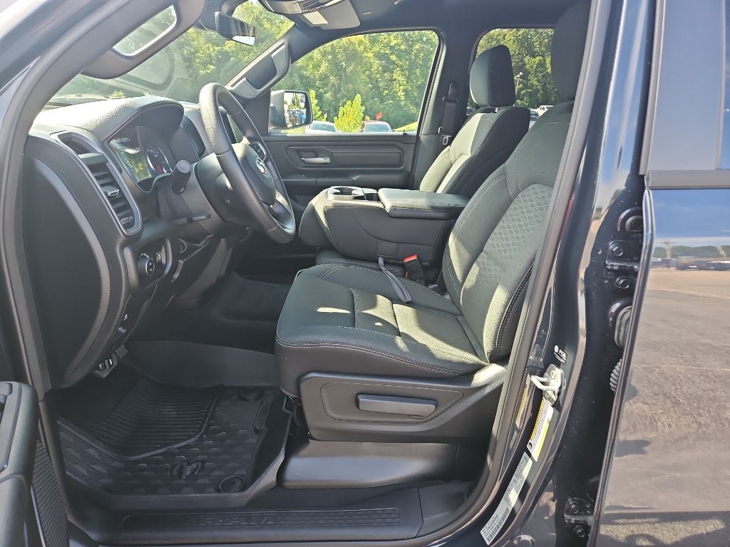 Used 2025 RAM 1500 Warlock AWD/4WD image 5