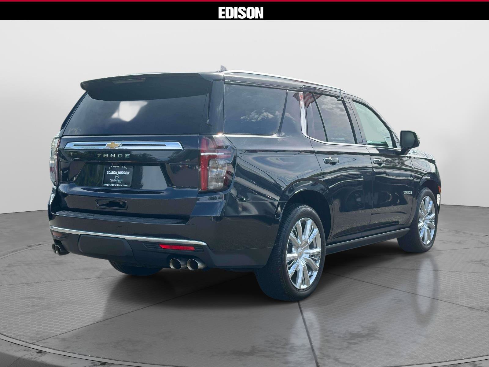 Used 2023 Chevrolet Tahoe High Country AWD/4WD image 4