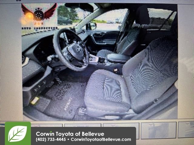 Used 2025 Toyota RAV4 LE AWD/4WD image 5