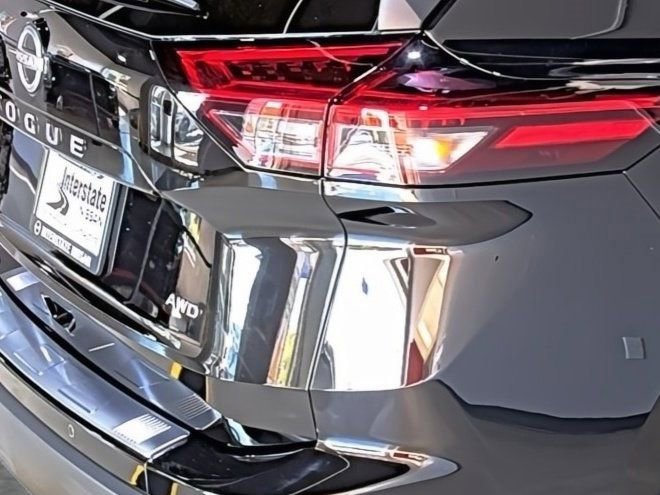 Used 2026 Nissan Rogue SV image 13