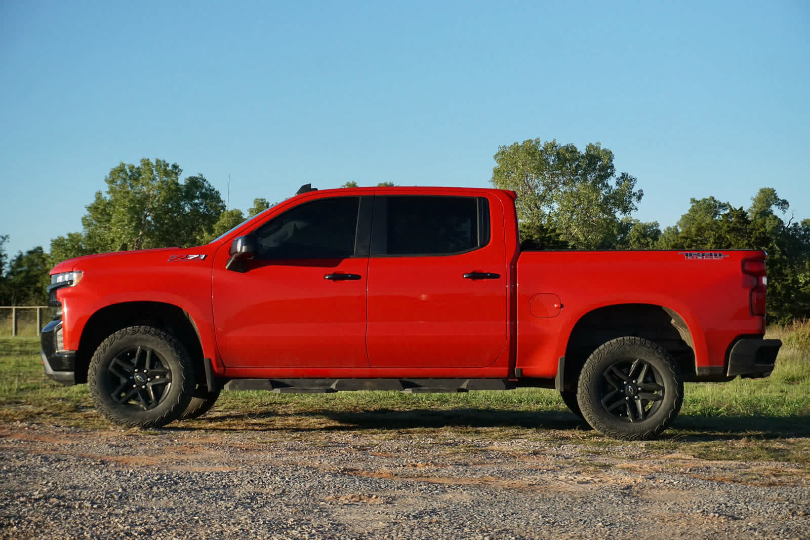 Used 2019 Chevrolet Silverado 1500 LT Trail Boss AWD/4WD image 2