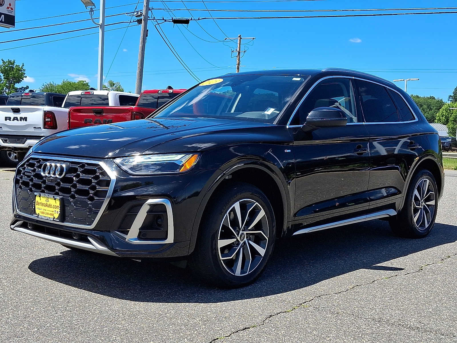 Used 2023 Audi Q5 2.0T Premium Plus w/ Premium Plus Package AWD/4WD image 3