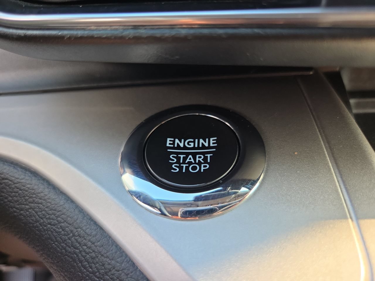 Used 2022 Ford Explorer XLT AWD/4WD image 27