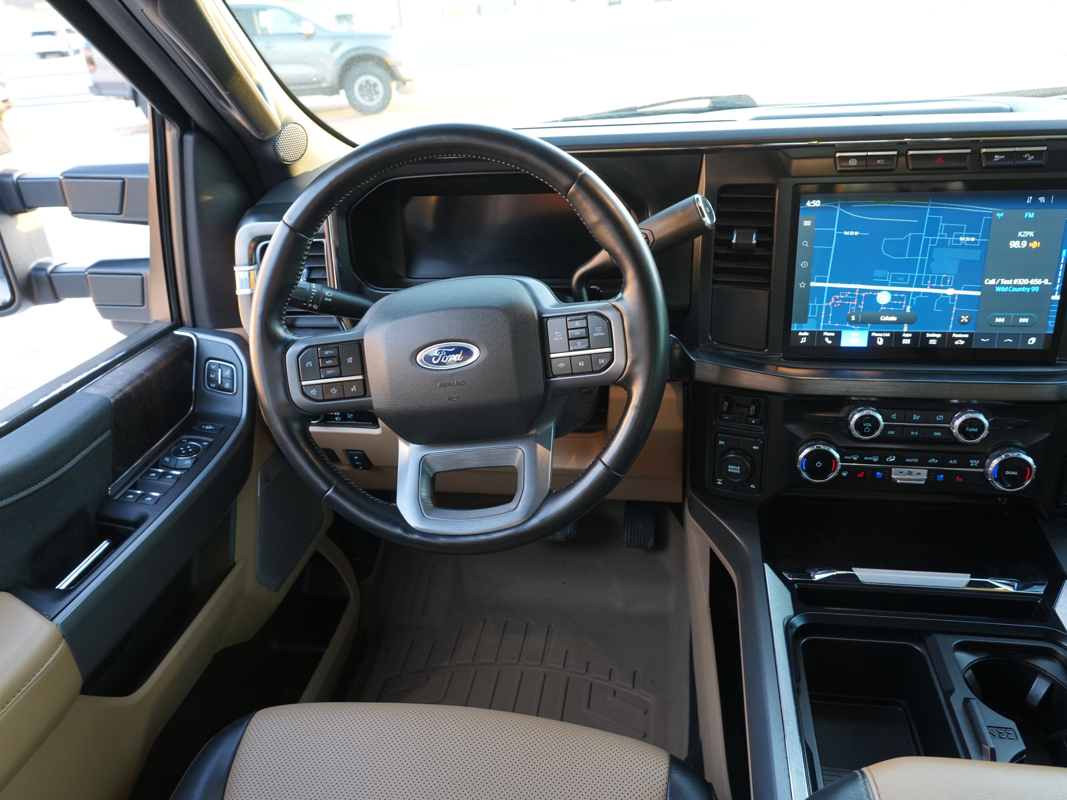 Used 2024 Ford F350 Lariat w/ Black Appearance Package image 23