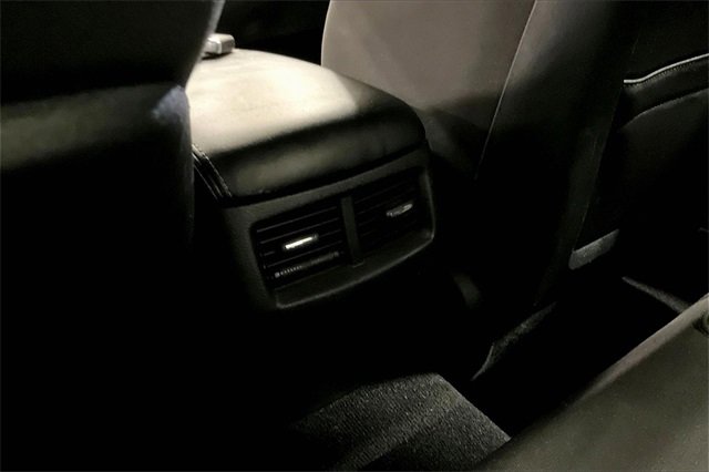 Used 2022 Dodge Challenger GT image 33