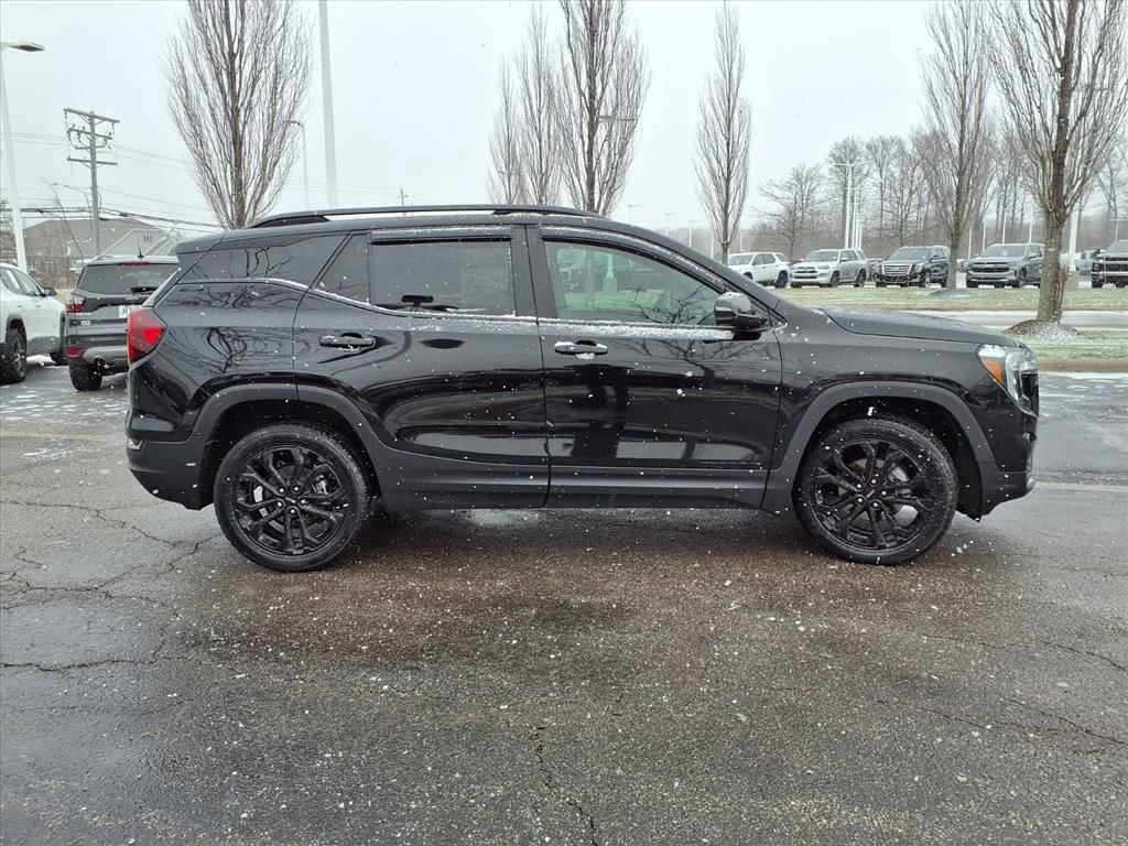 Certified 2022 GMC Terrain SLE w/ Driver Convenience Package image 32