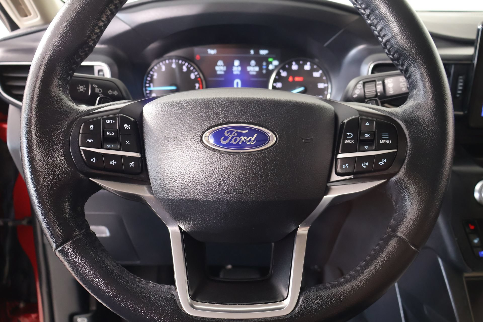 Used 2020 Ford Explorer Limited RWD image 3
