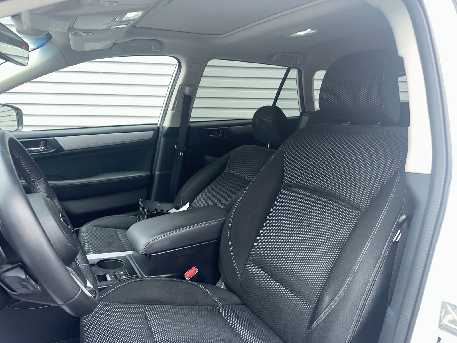 Used 2019 Subaru Outback 2.5i Premium w/ Popular Package #2 AWD/4WD image 10