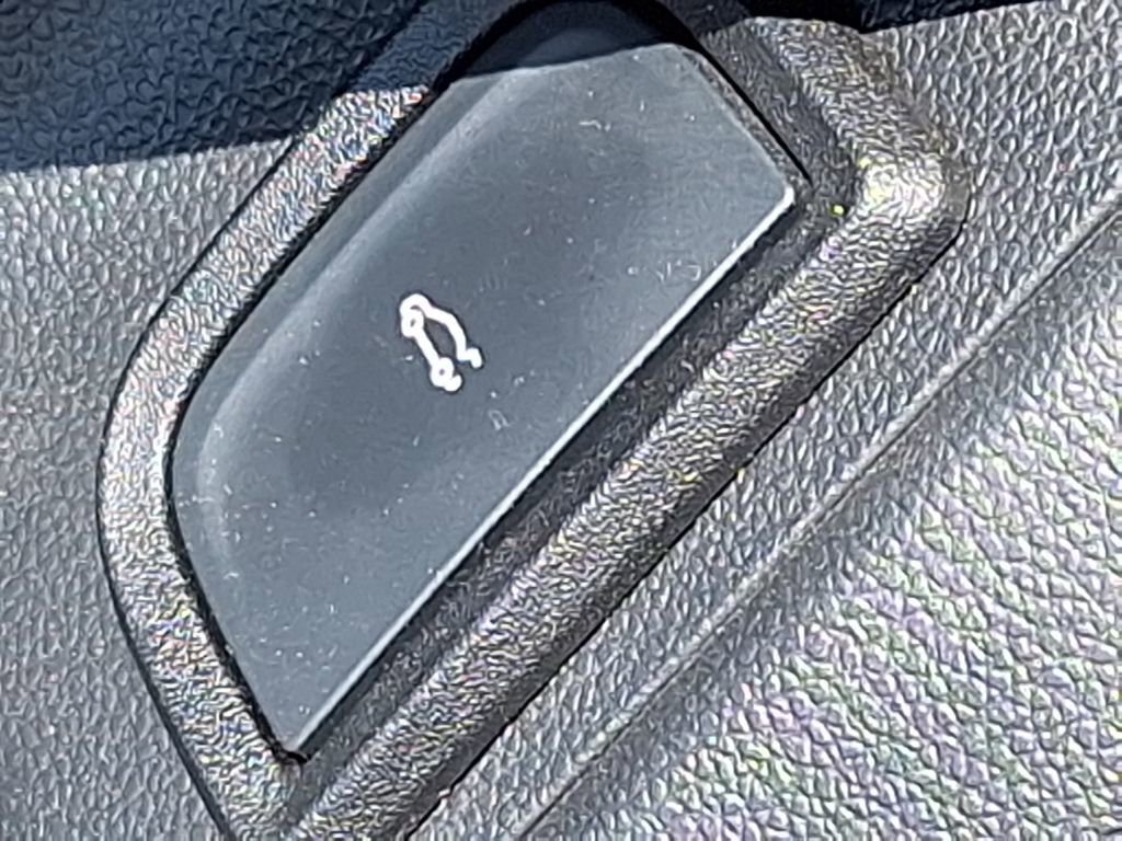 Certified 2025 Chevrolet Equinox LT w/ Convenience Package II image 24