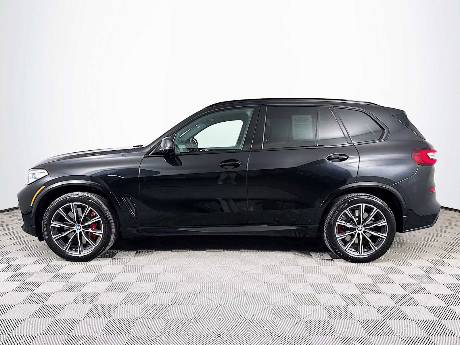 Used 2023 BMW X5 M50i w/ Executive Package image 8
