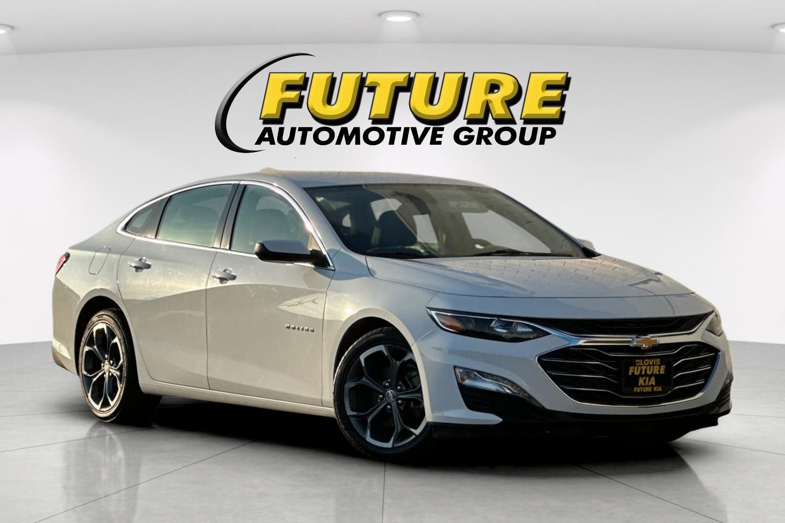 Used 2024 Chevrolet Malibu LT FWD image 2