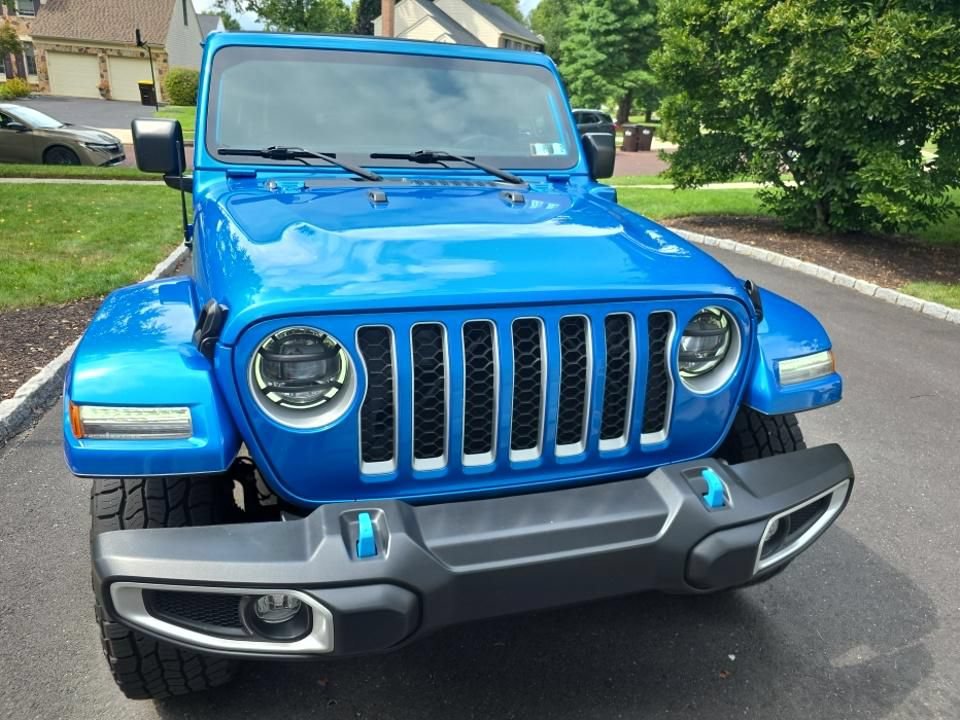 Used 2023 Jeep Wrangler Unlimited Sahara w/ Cold Weather Group AWD/4WD image 2