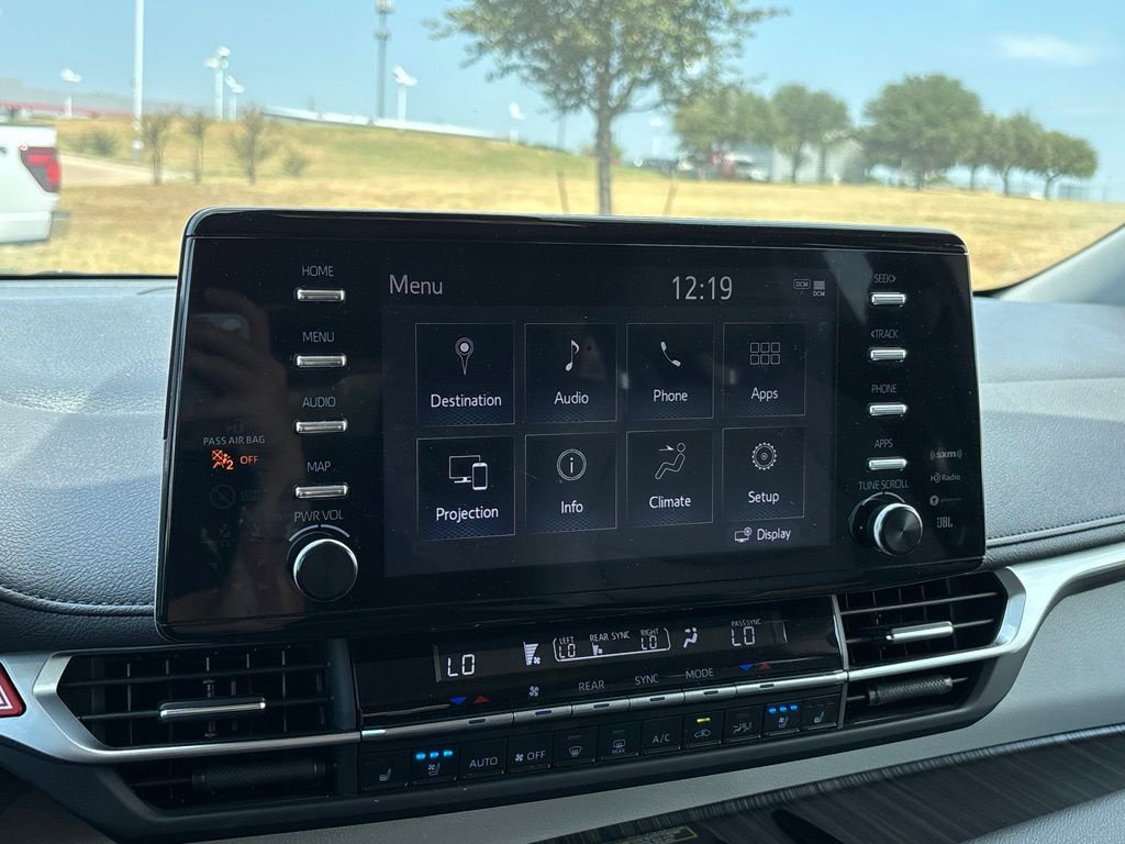 Certified 2023 Toyota Sienna Limited FWD image 11