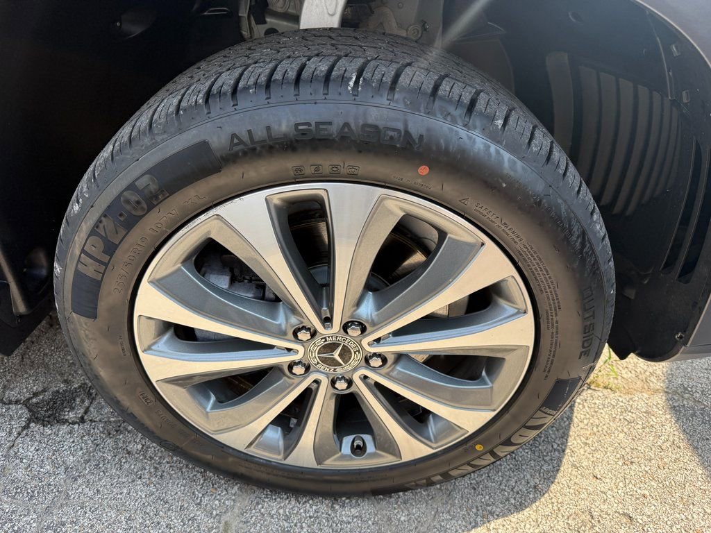 Used 2020 Mercedes-Benz GLE 350 4MATIC image 3